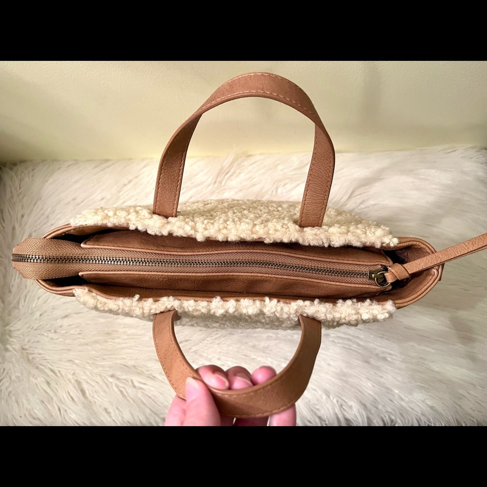 Universal Thread Wool Purse Crossbody - Picture 5 of 7